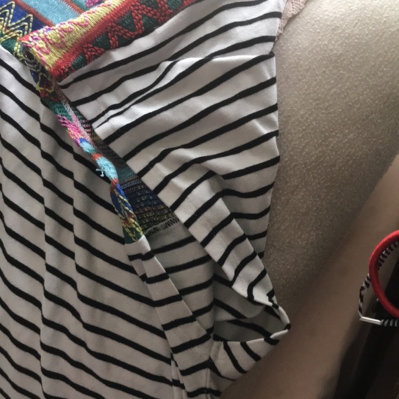 Avenue 26/28 unique black white strip embroidered - Picture 8 of 8